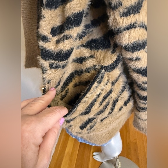 Lulu's Fierce Feelings Tan Tiger Print Eyelash Knit Cardigan Sweater S/M - Picture 7 of 9